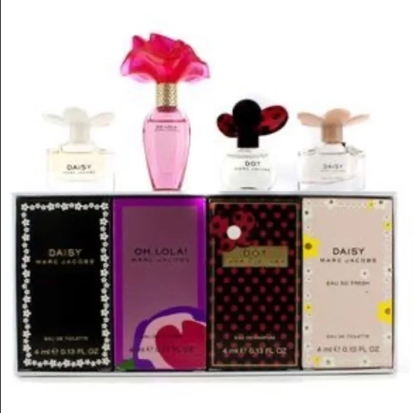 NIB Marc Jacobs Mini Fragrance Set - Picture 2 of 2